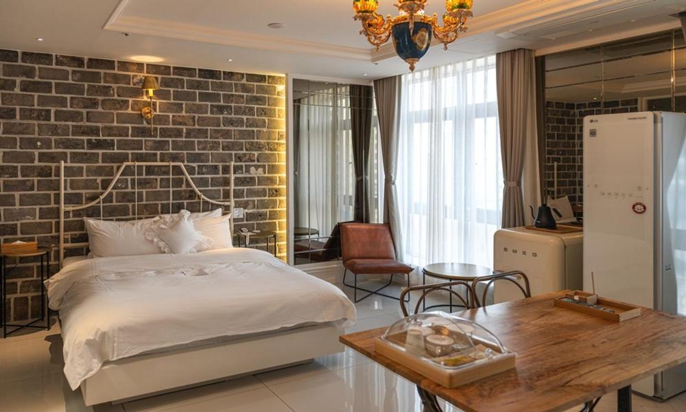 Daegu February Hotel Dongseongro Bagian luar foto