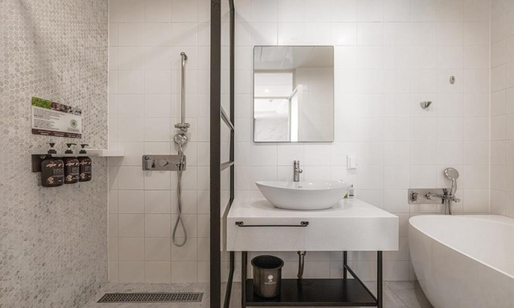 Daegu February Hotel Dongseongro Bagian luar foto