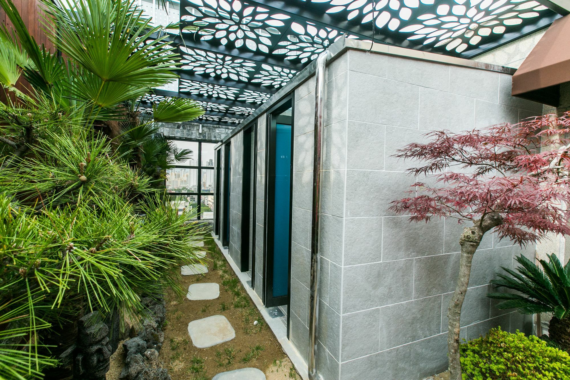 Daegu February Hotel Dongseongro Bagian luar foto