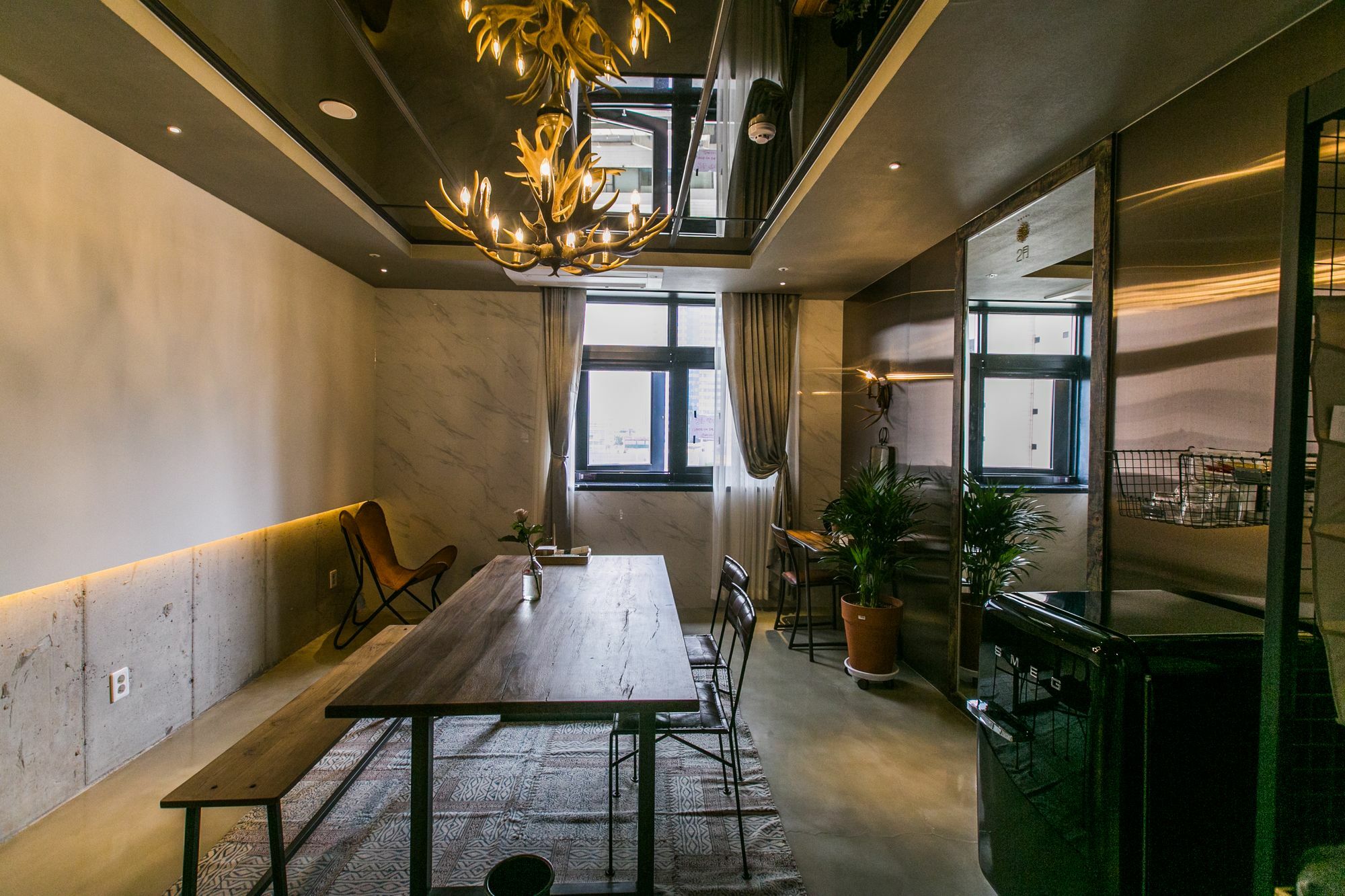 Daegu February Hotel Dongseongro Bagian luar foto